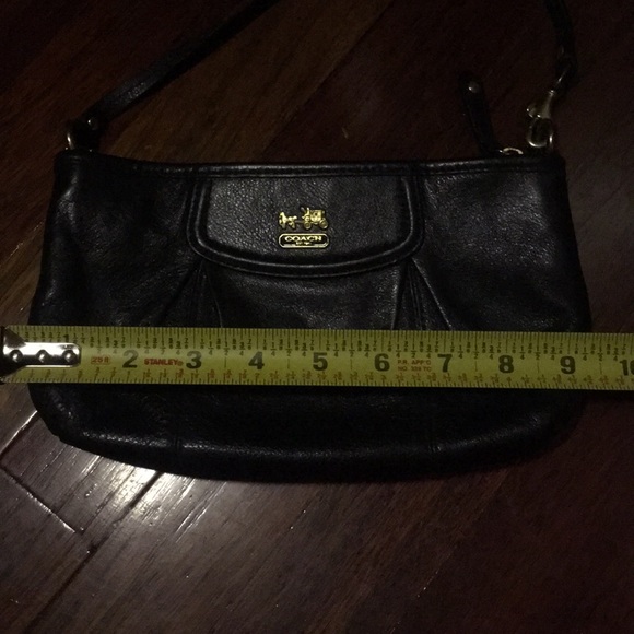 Authentic Coach Small Purse with shoulder strap - Picture 6 of 10